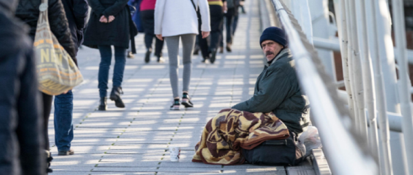 Homeless people who benefit from naloxone outreach services